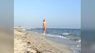 Пляж блондинки Аны
