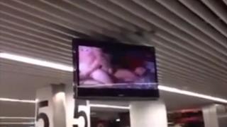 Порно в аэропорту Лиссабона (Португалия).