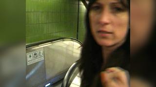 Секс на станции метро